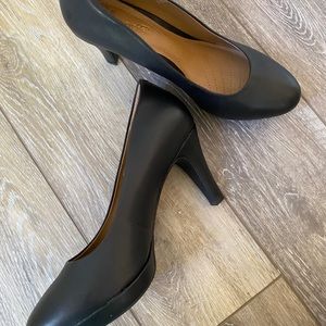 Clark’s Black Comfortable Heels never worn!
